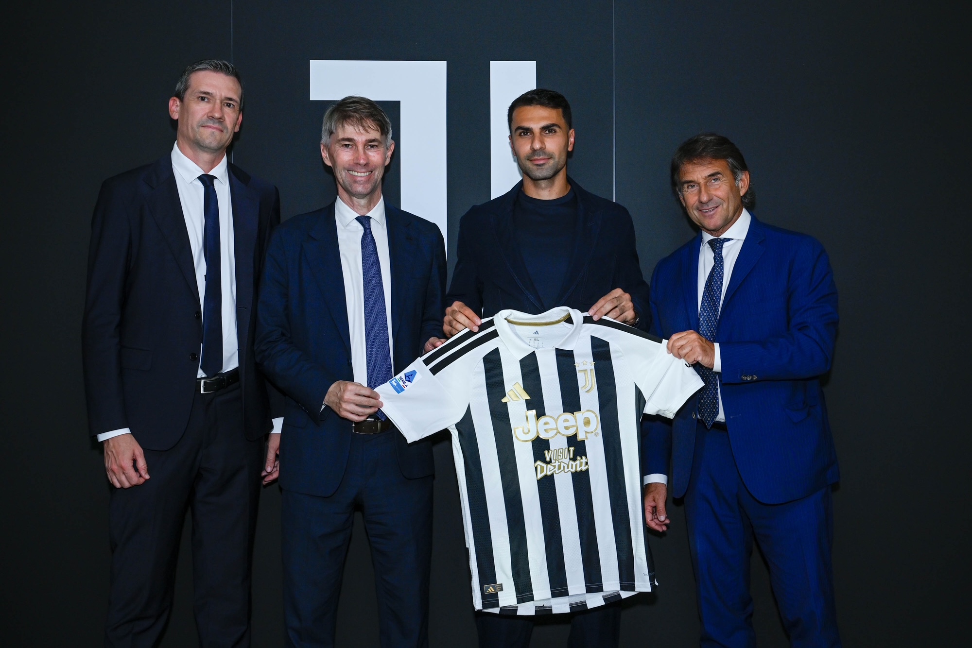 Juventus, Milli Futbolcu Zeki Çelik’i Renklerine Bağladı