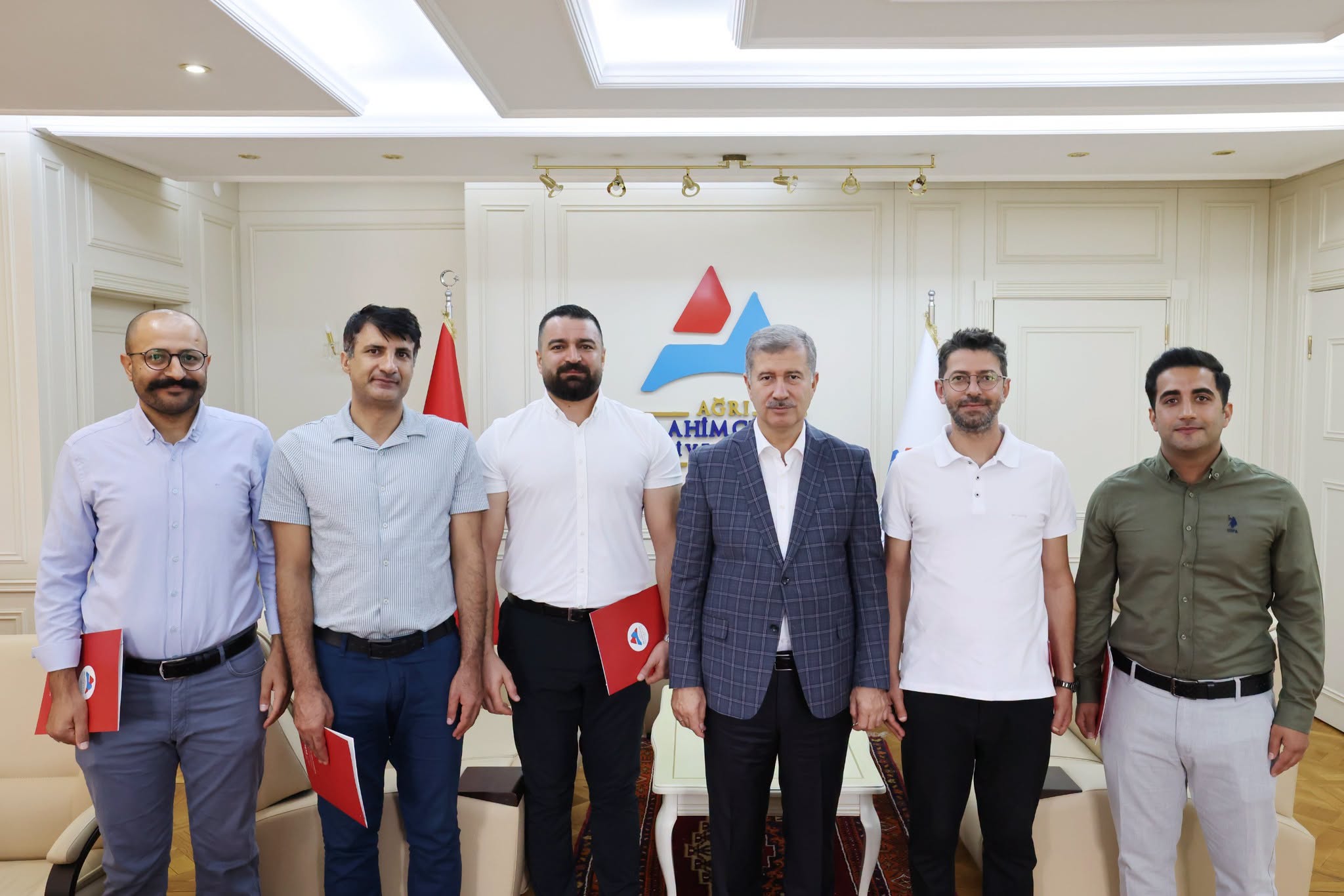 AİÇÜ’si hibe alan 208 üniversite arasında 65. sıraya yükseldi.