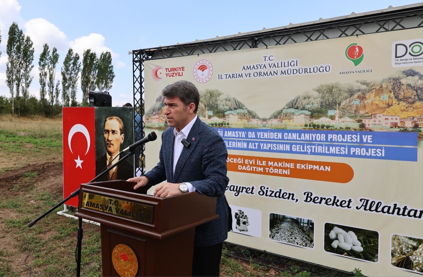 Amasya’da İpek Böceği Yetiştiricilerine Yeni Ekipman Ve Üretim Evleri Teslim Edildi