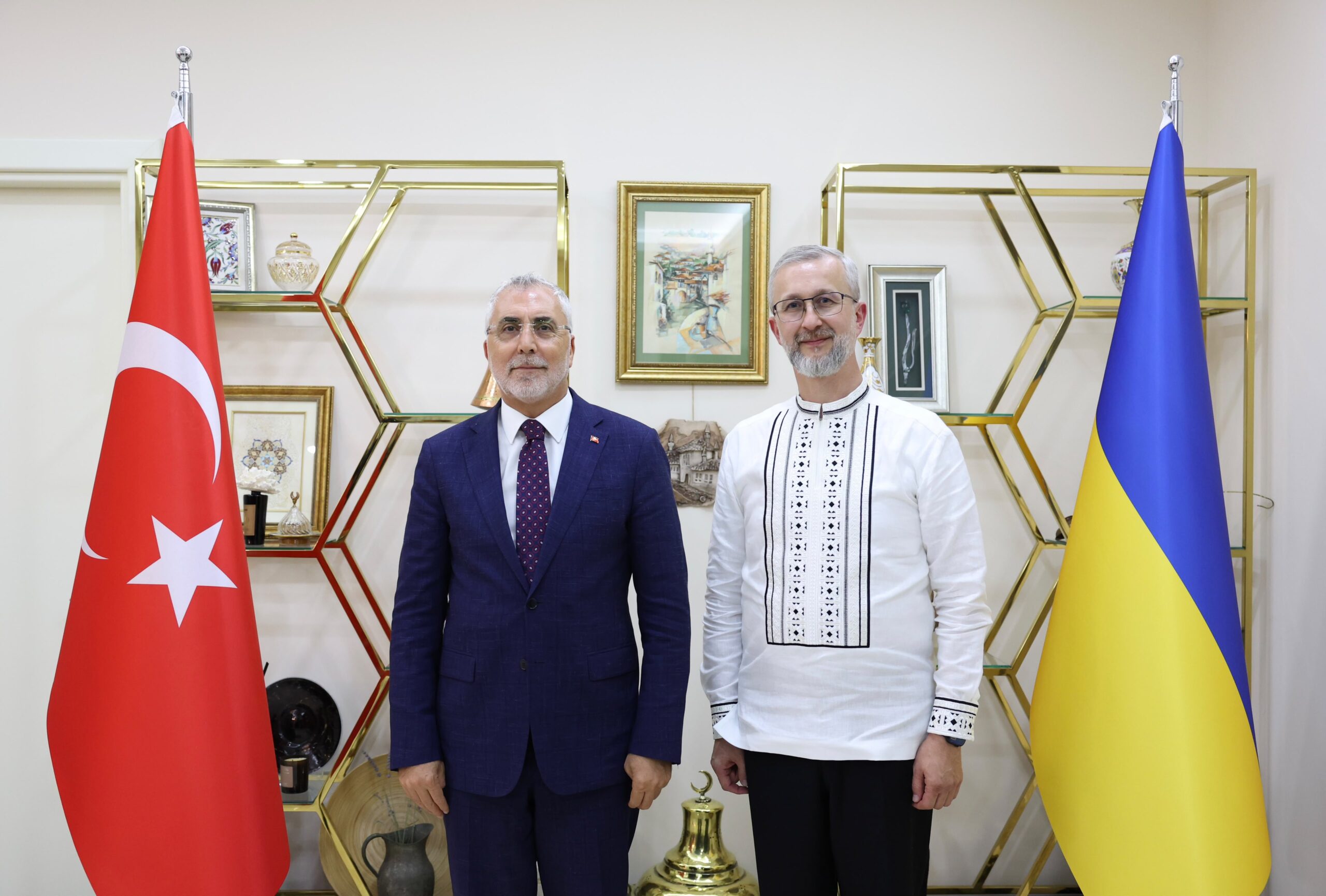 Bakan Işıkhan: Ukraynalı Dostlarımızla Birlikte Çalışmaya Hazırız