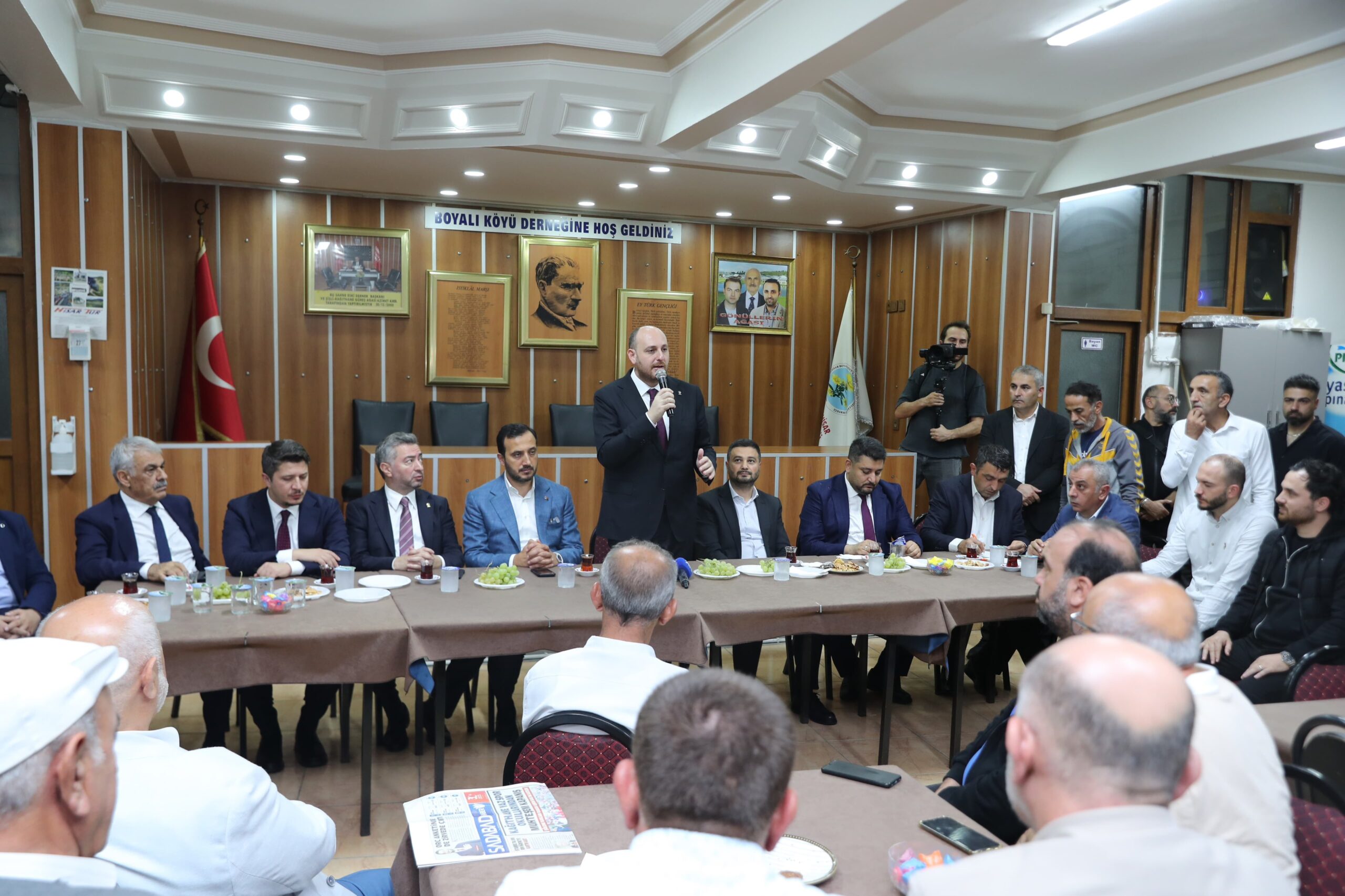 AK Parti Genel Başkan Yardımcısı Ahmet Büyükgümüş Kağıthane’de Esnaf Ve Vatandaşlarla Buluştu