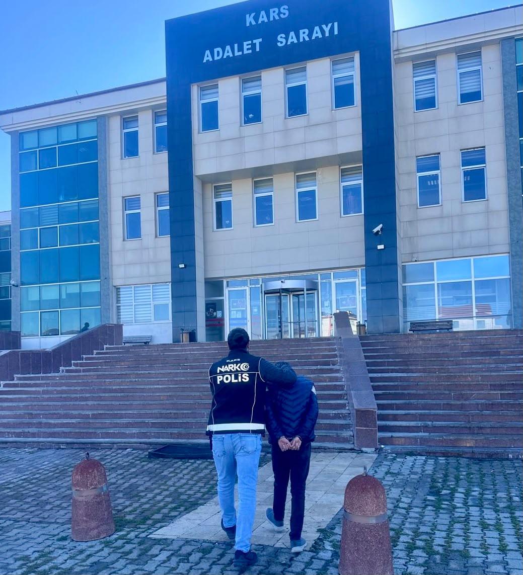 Kars’ta İki Adrese Uyuşturucu Operasyonu: 1 Şüpheli Tutuklandı