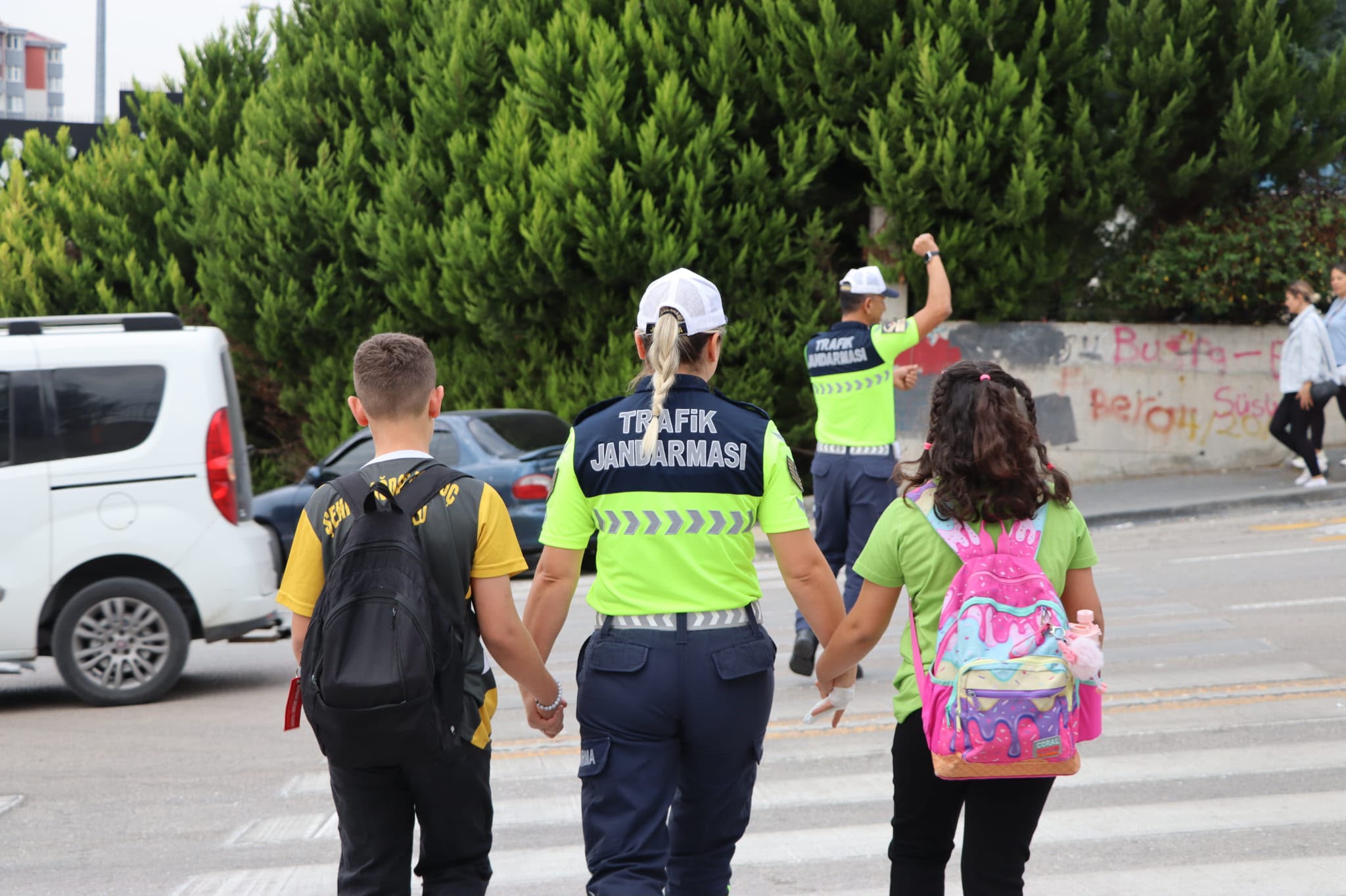 Ankara’da Okul Çevrelerinde Geniş Çaplı Asayiş Ve Trafik Denetimi