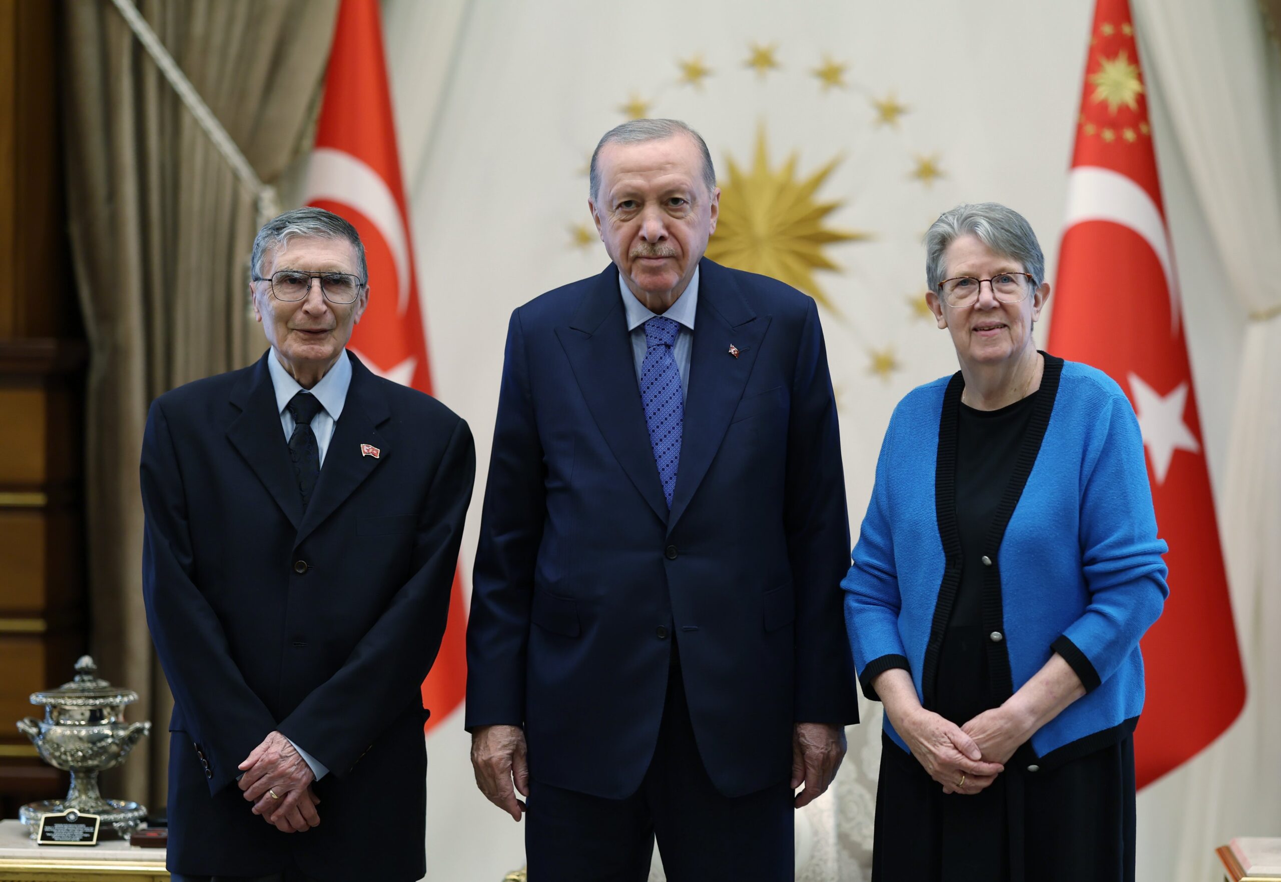 Cumhurbaşkanı Erdoğan, Nobel Ödüllü Bilim İnsanı Aziz Sancar’ı Kabul Etti