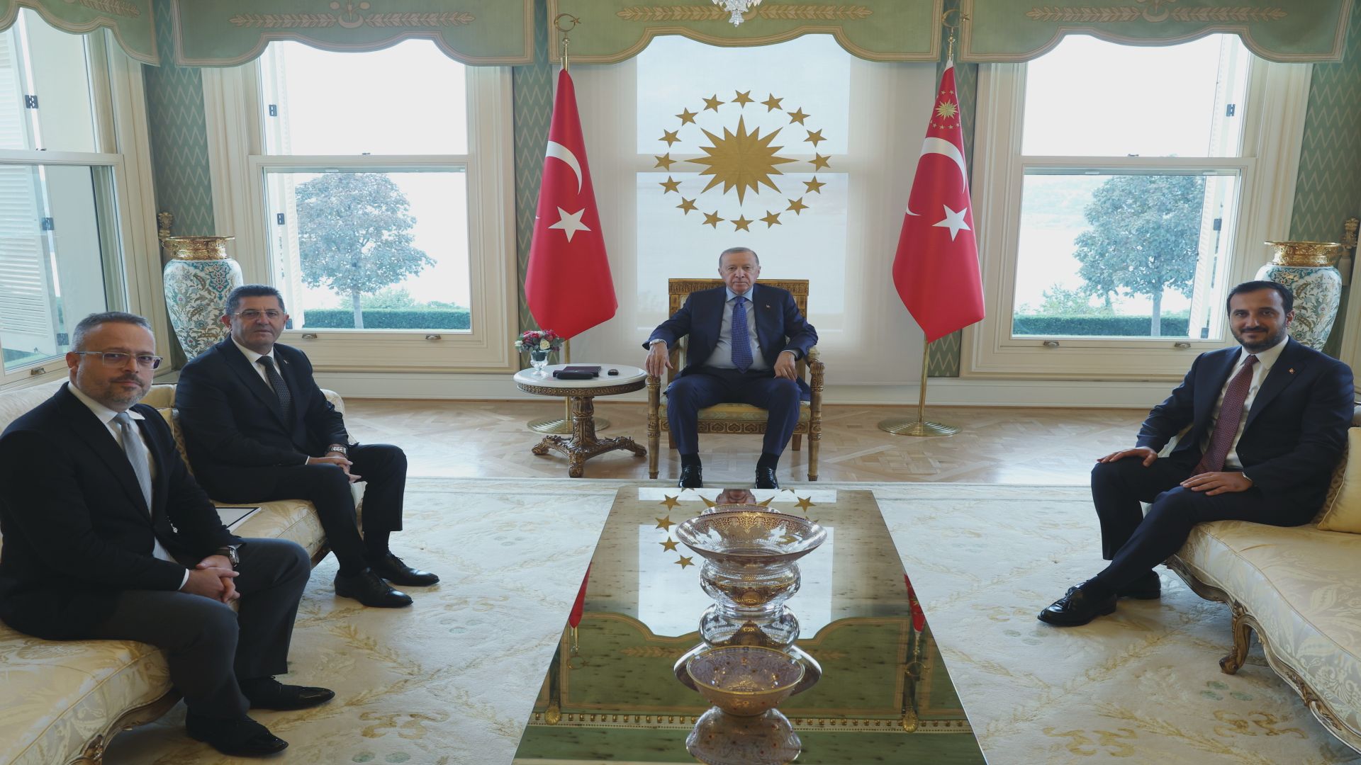 Cumhurbaşkanı Erdoğan, Çekmeköy Belediye Başkanı Çerkez İle Görüştü
