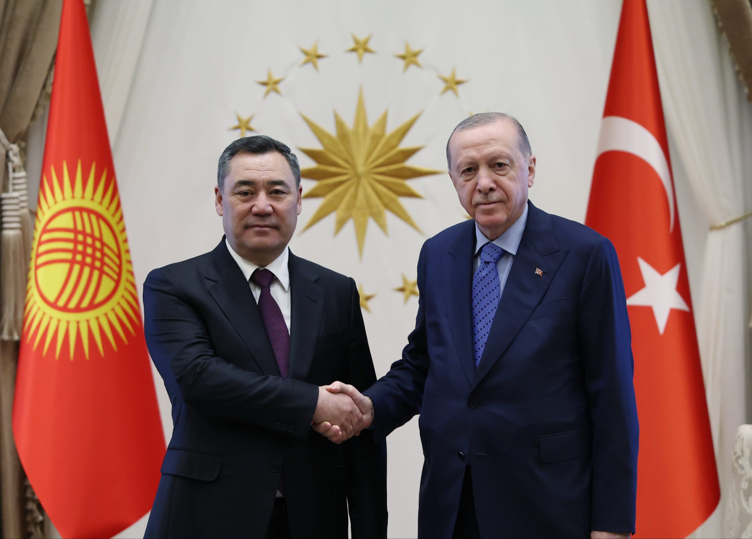 Cumhurbaşkanı Erdoğan, Kırgızistan Cumhurbaşkanı Caparov İle Görüştü