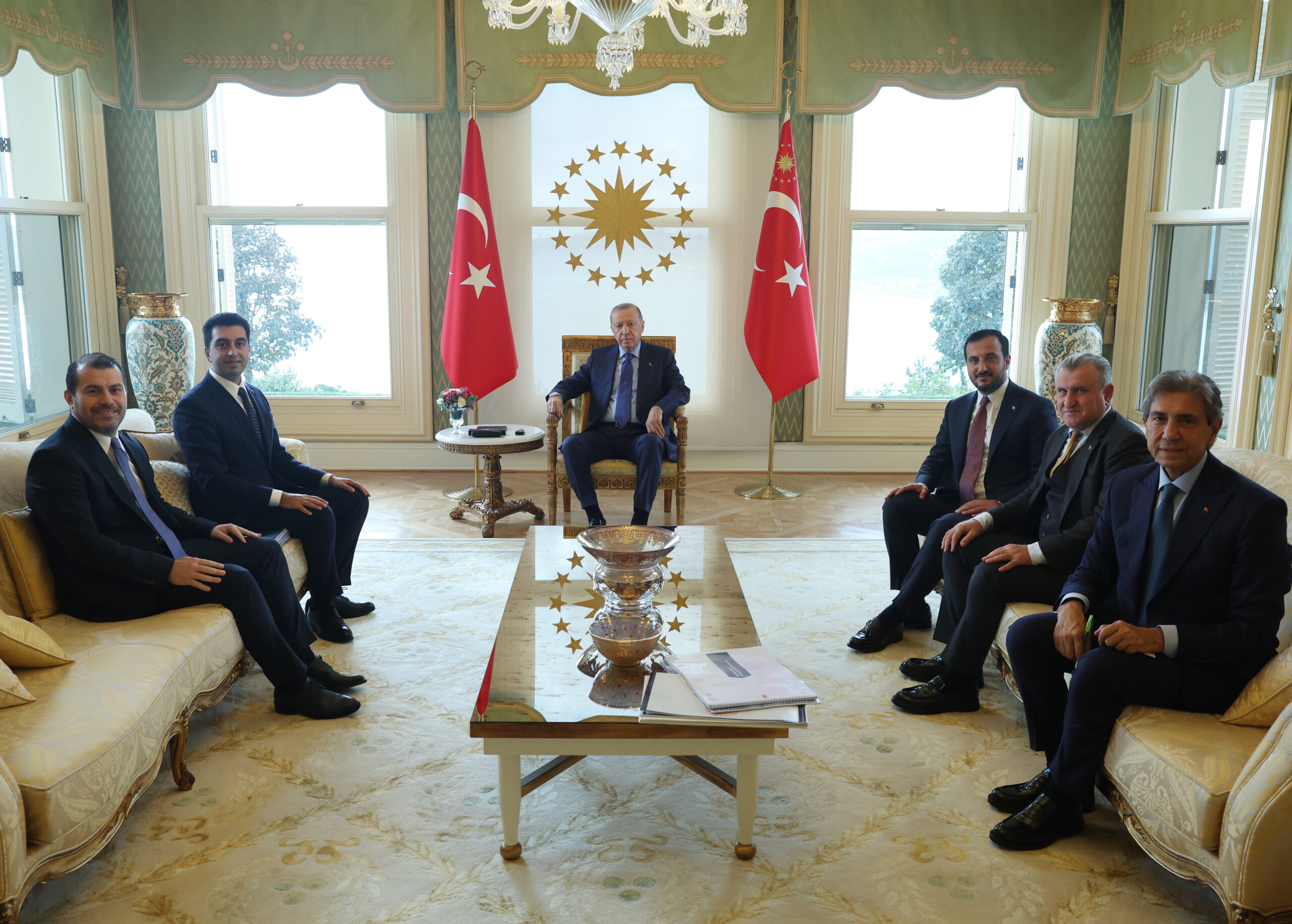 Cumhurbaşkanı Erdoğan Şile Ve Tuzla Belediye Başkanlarını Kabul Etti