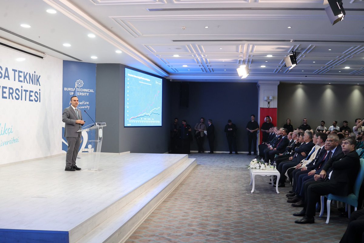 Bursa Teknik Üniversitesi 2026-2027 Akademik Yılına Törenle Başladı
